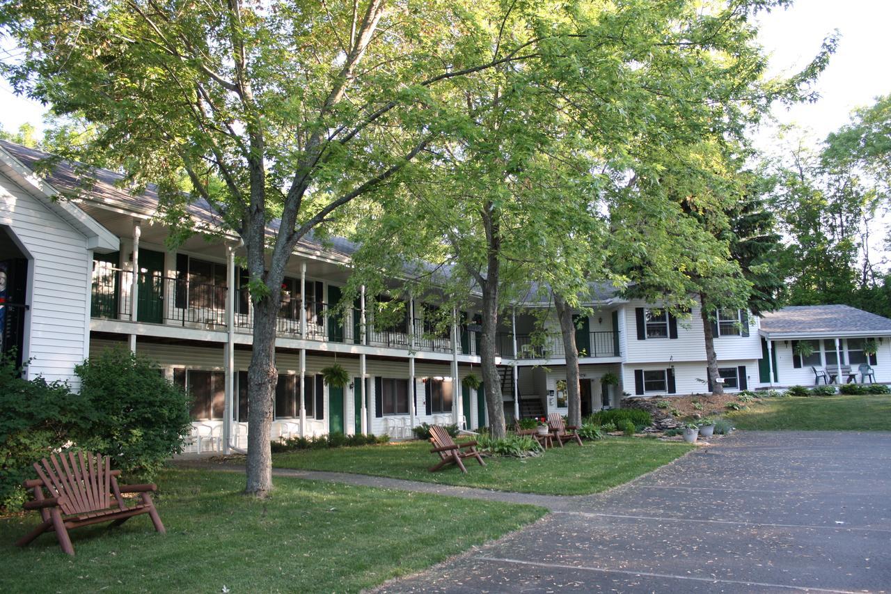 Parkside Inn Ellison Bay Exterior photo